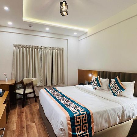 Hotel Aashraya Dod Jala Exteriör bild