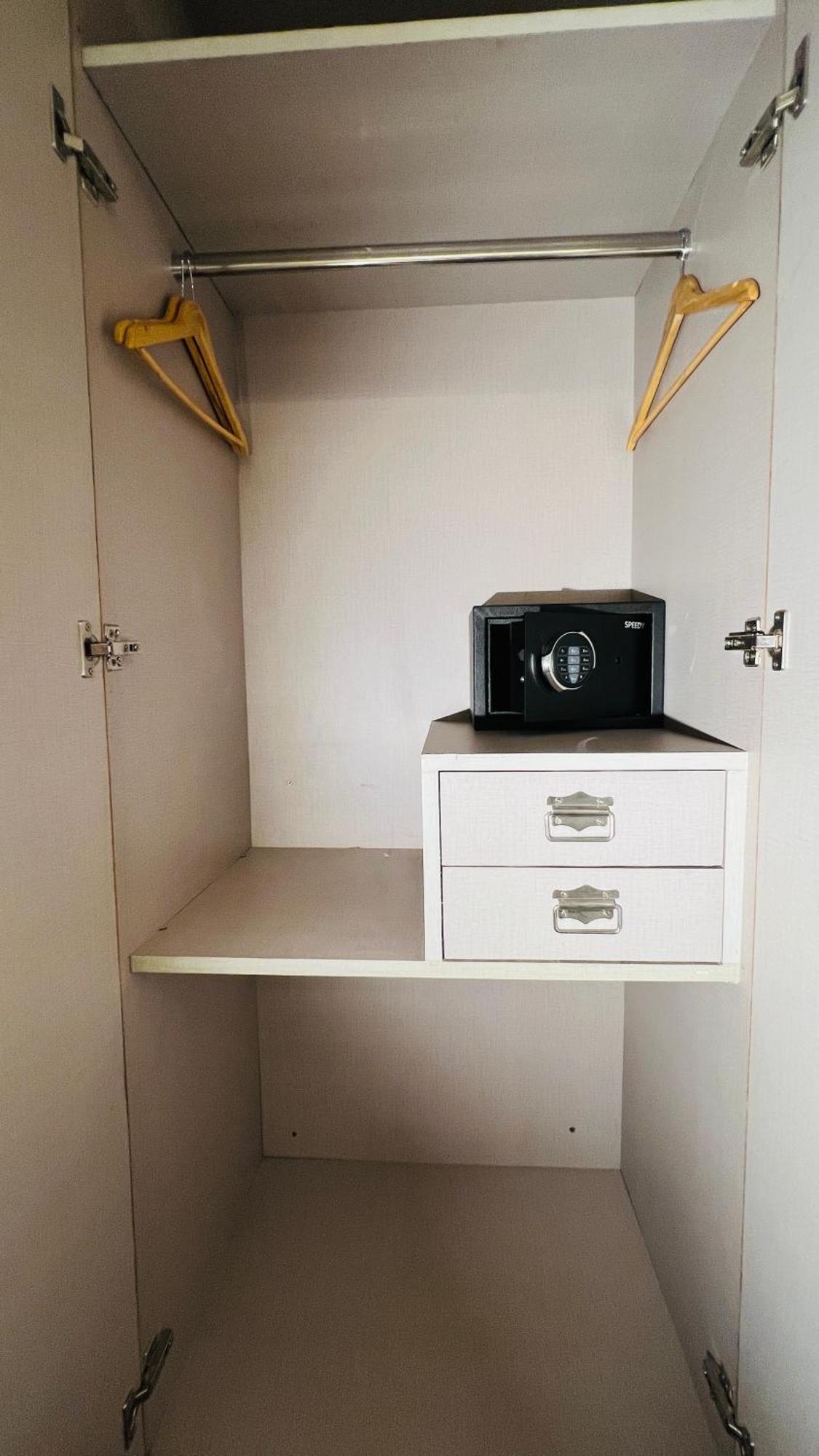Hotel Aashraya Dod Jala Exteriör bild
