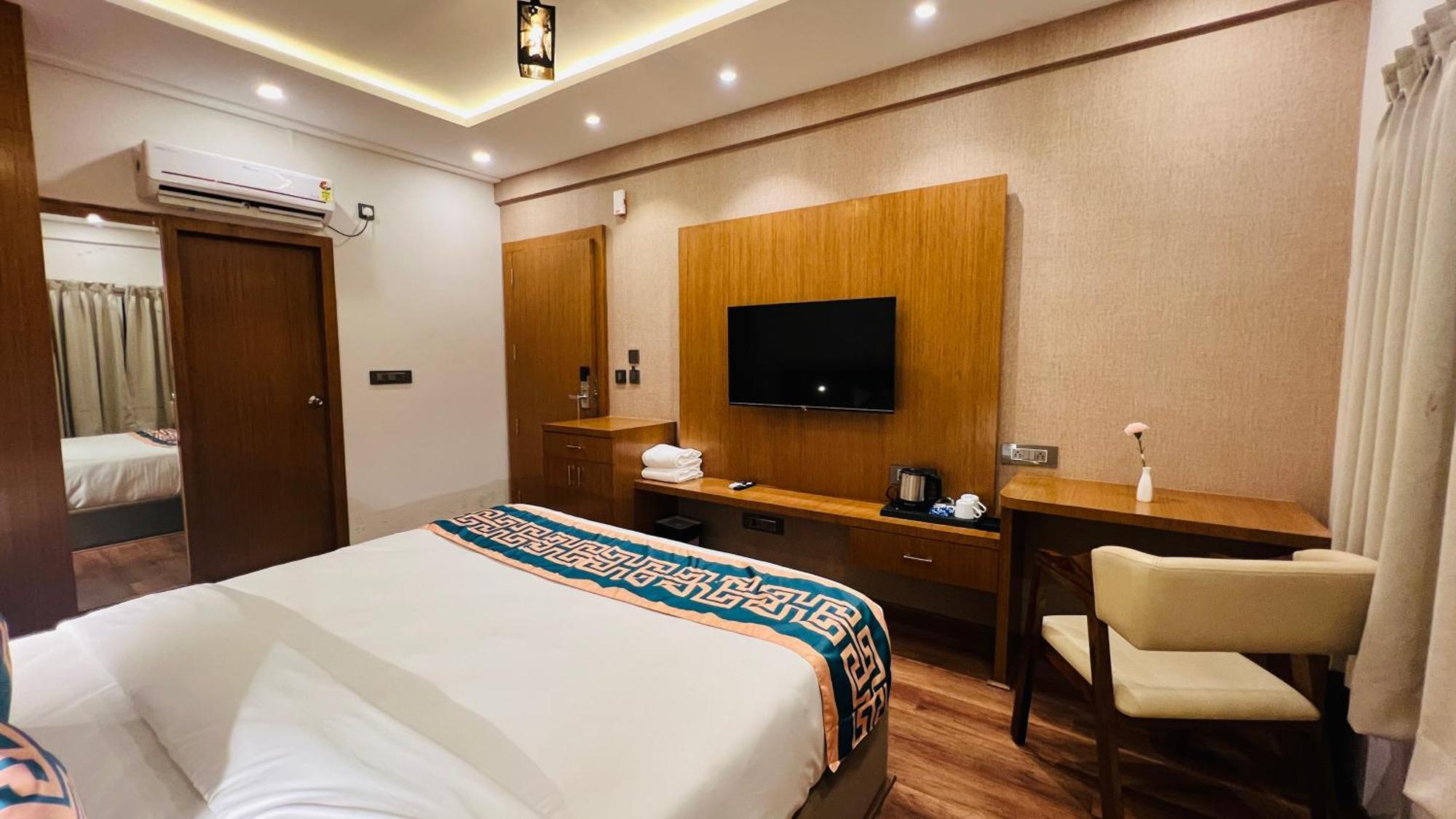 Hotel Aashraya Dod Jala Exteriör bild