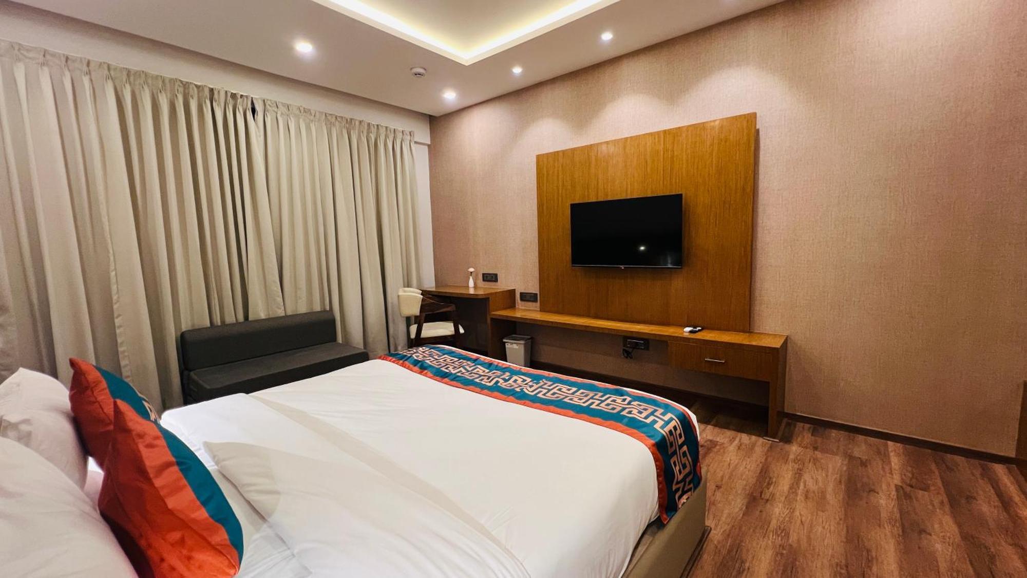 Hotel Aashraya Dod Jala Exteriör bild