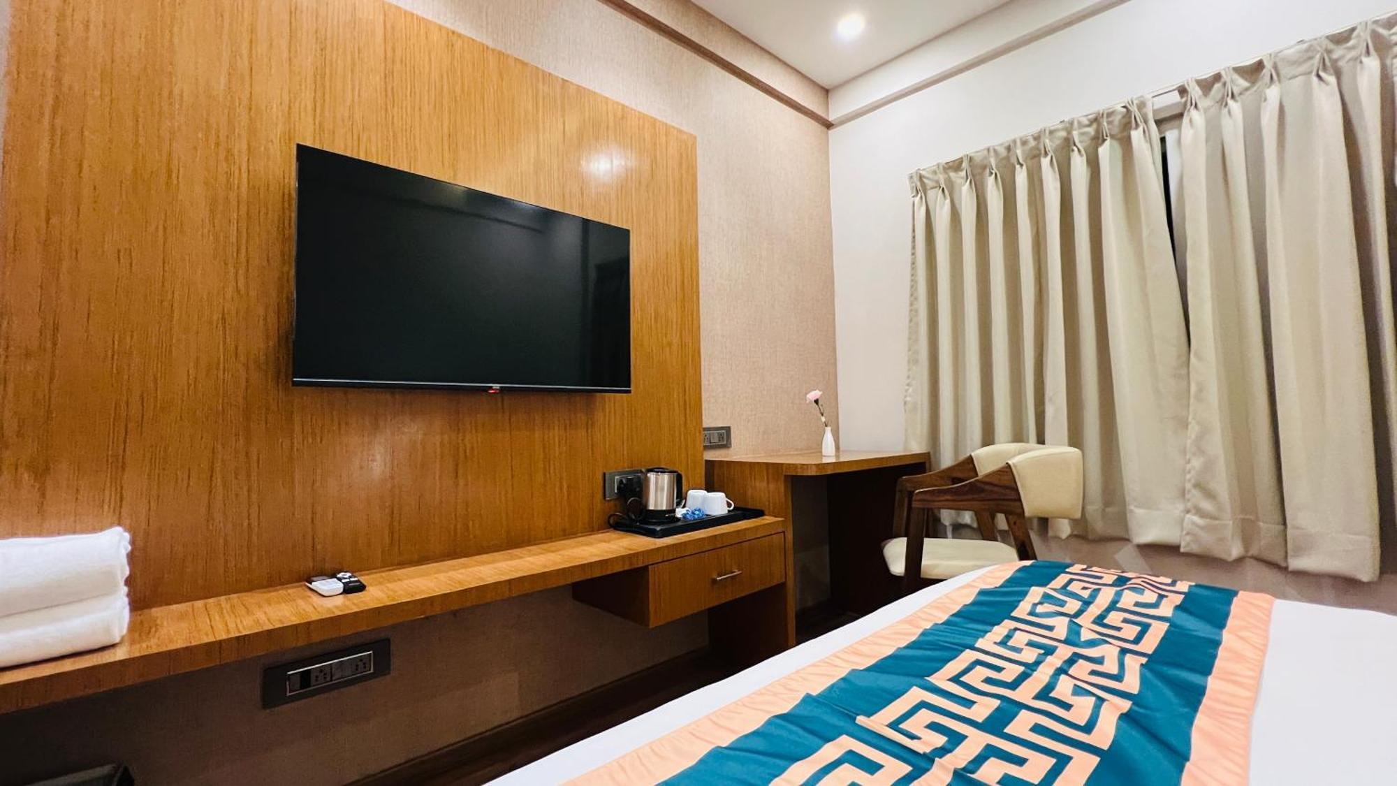 Hotel Aashraya Dod Jala Exteriör bild