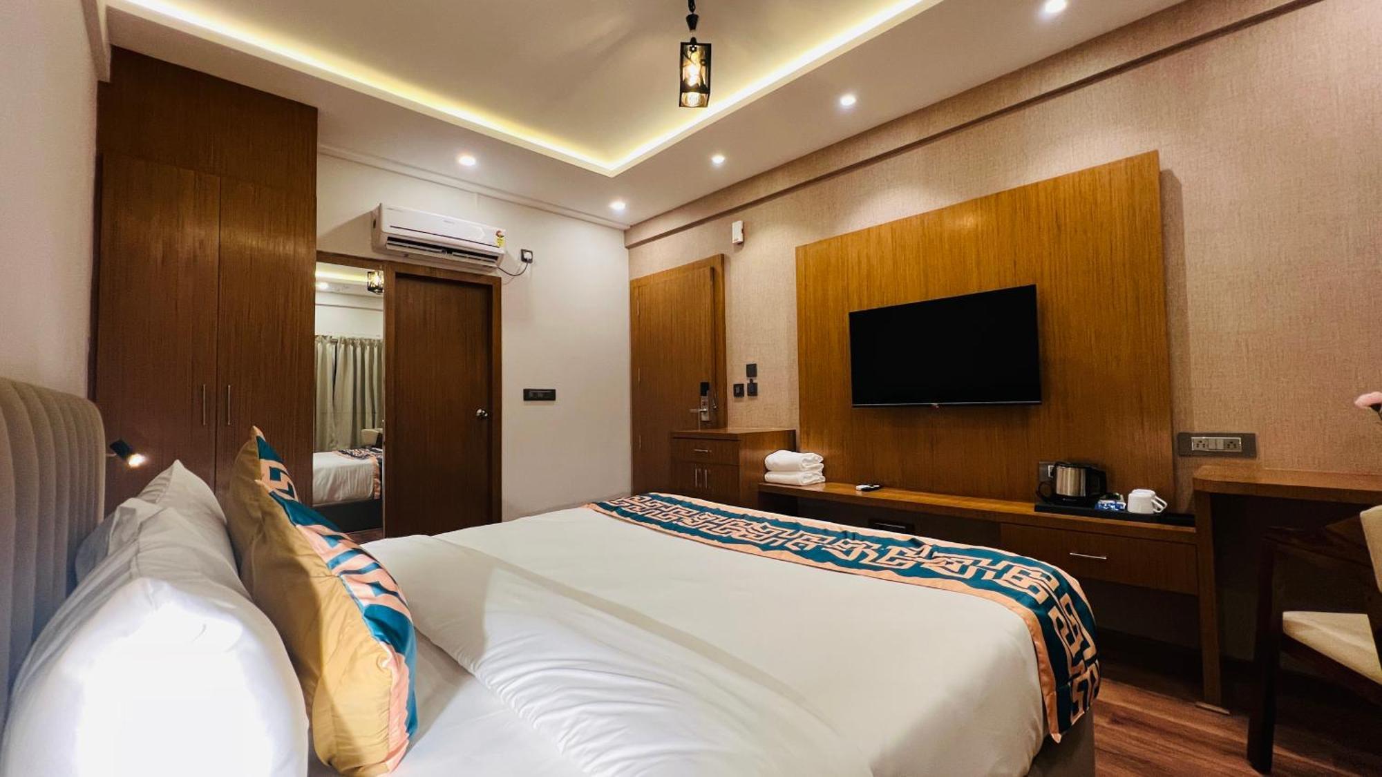 Hotel Aashraya Dod Jala Exteriör bild