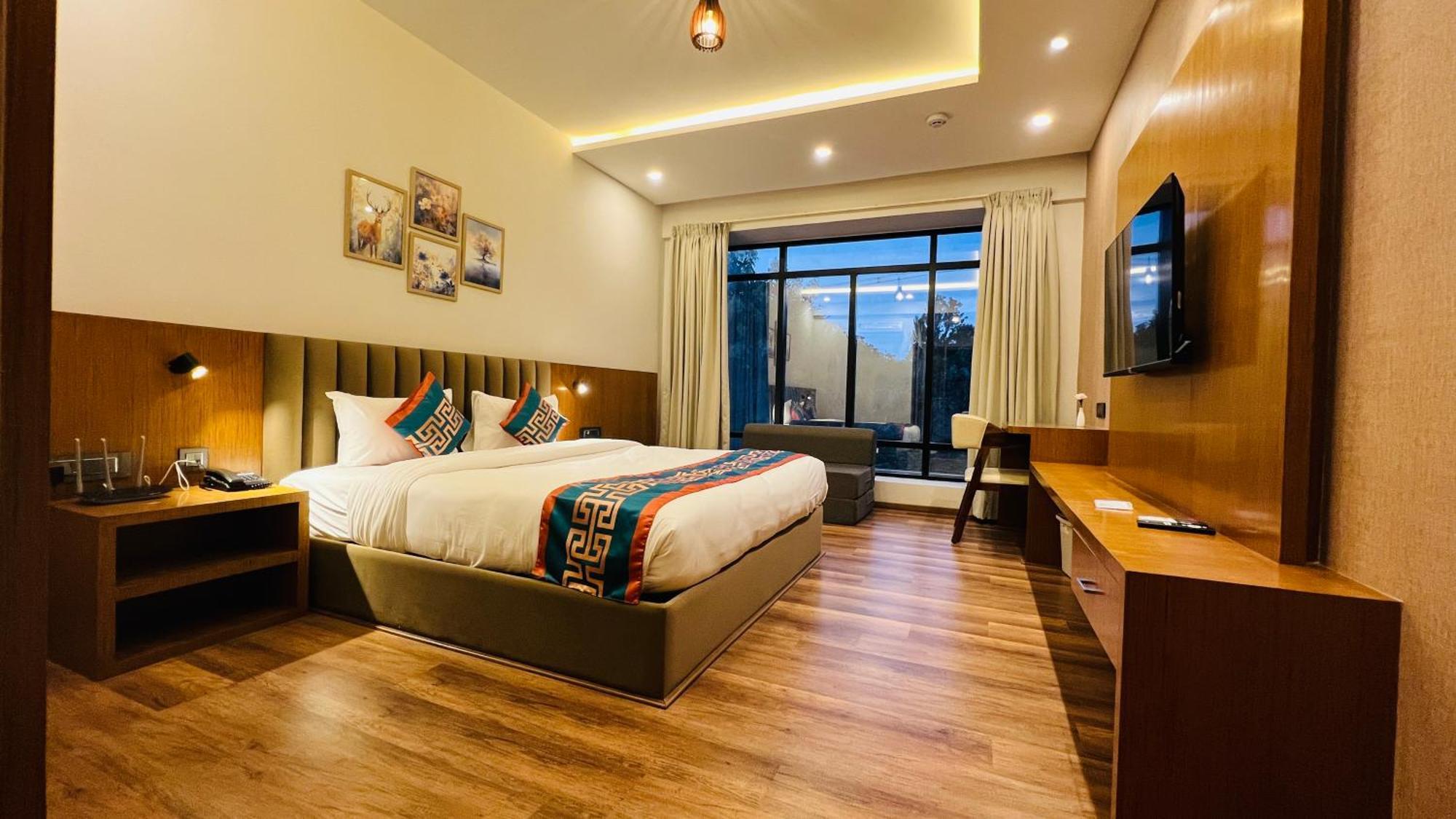 Hotel Aashraya Dod Jala Exteriör bild